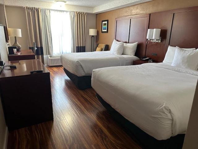 Red Lion Inn & Suites Оберн Екстер'єр фото