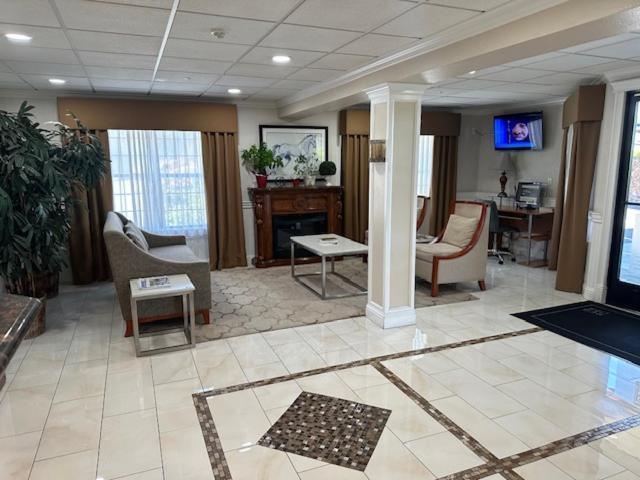 Red Lion Inn & Suites Оберн Екстер'єр фото